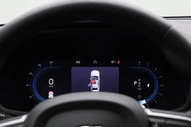 Volvo V60 (2022) thumbnail 8