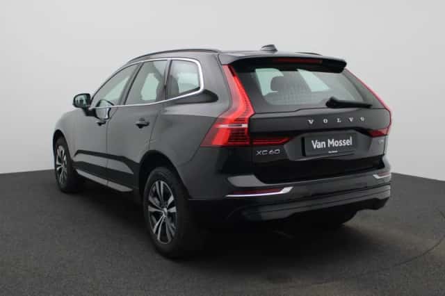 Volvo XC60 (2021) thumbnail 2