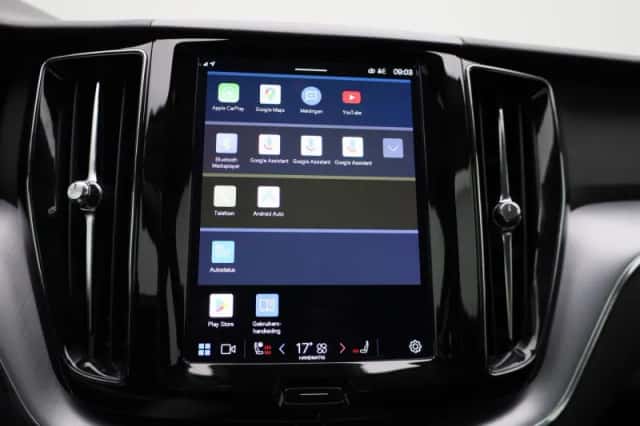 Volvo XC60 (2021) thumbnail 16