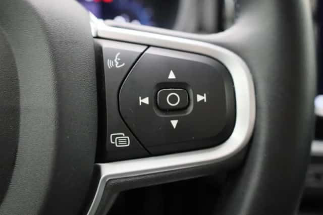 Volvo XC60 (2021) thumbnail 17