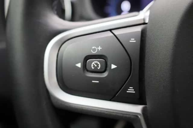 Volvo XC60 (2021) thumbnail 20