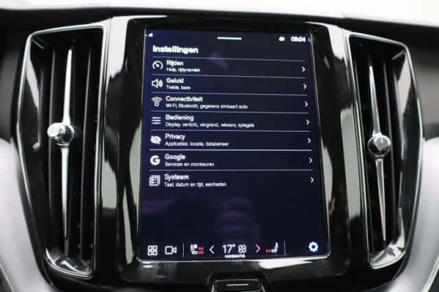 Volvo XC60 (2021) thumbnail 25