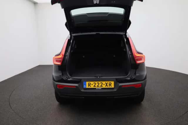 Volvo XC40 (2022) thumbnail 11