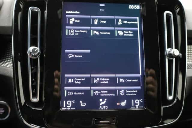 Volvo XC40 (2022) thumbnail 30