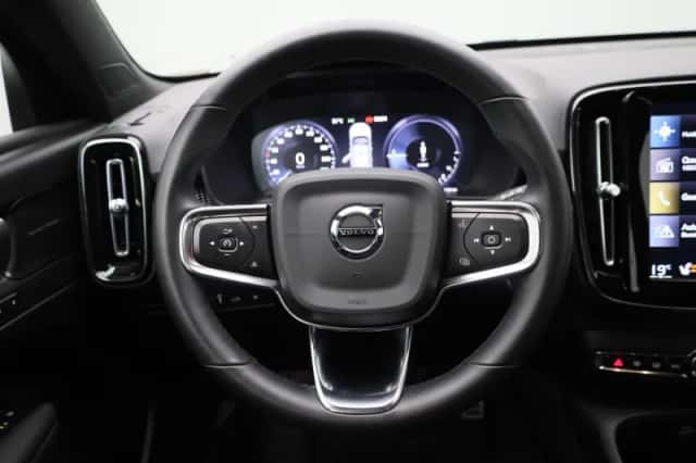 Volvo XC40 (2022) thumbnail 7