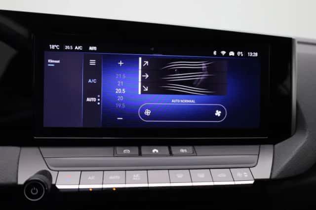 Opel Astra (2023) thumbnail 25