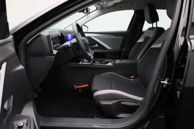 Opel Astra (2023) thumbnail 9
