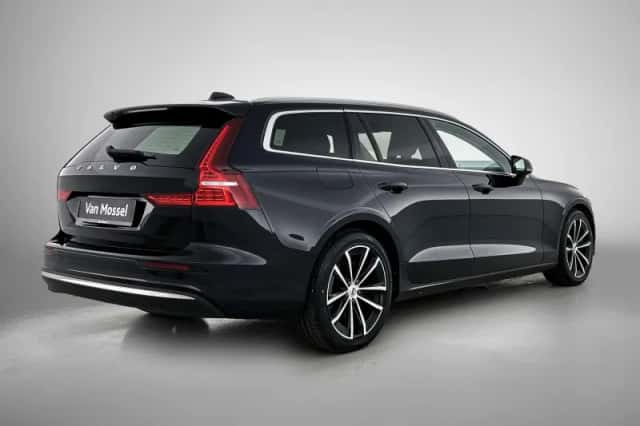 Volvo V60 (2023) thumbnail 4