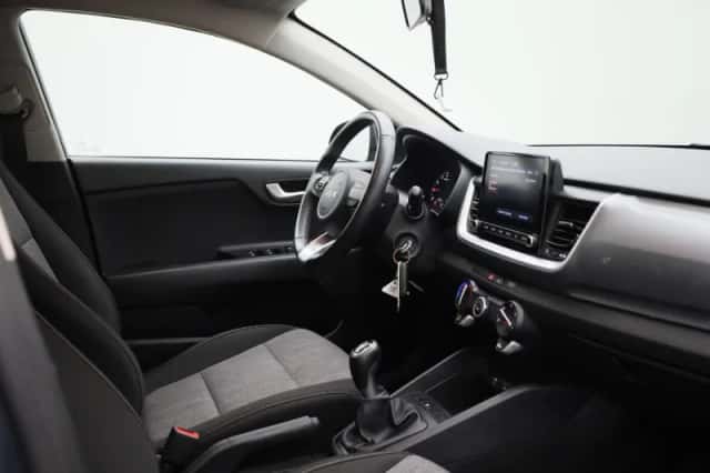 Kia Stonic (2021) thumbnail 28