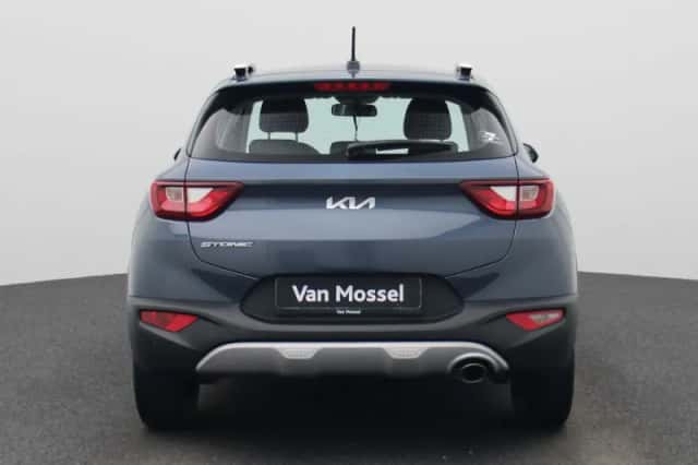 Kia Stonic (2021) thumbnail 5