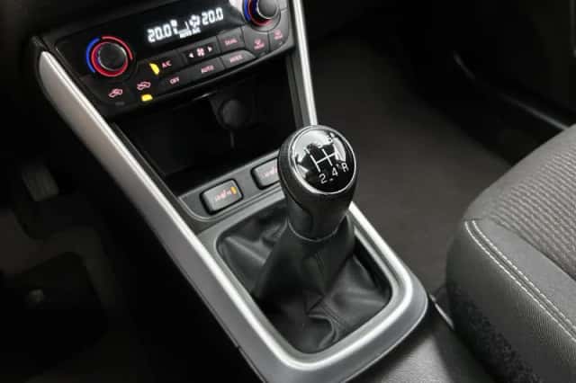 Suzuki S-Cross (2019) thumbnail 15