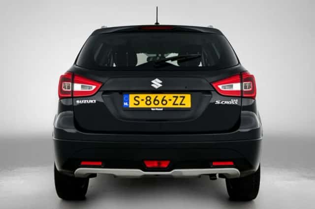 Suzuki S-Cross (2019) thumbnail 3
