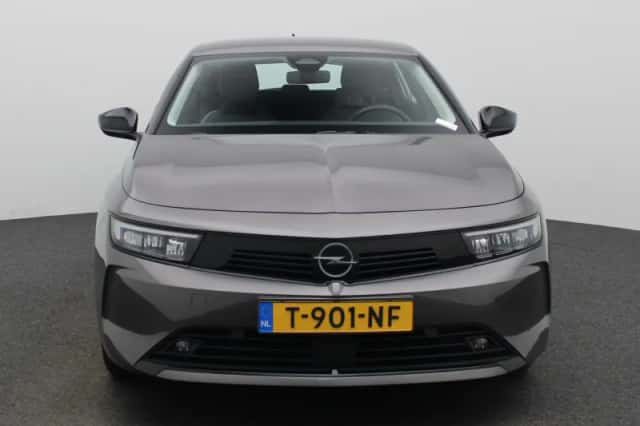 Opel Astra (2023) thumbnail 3