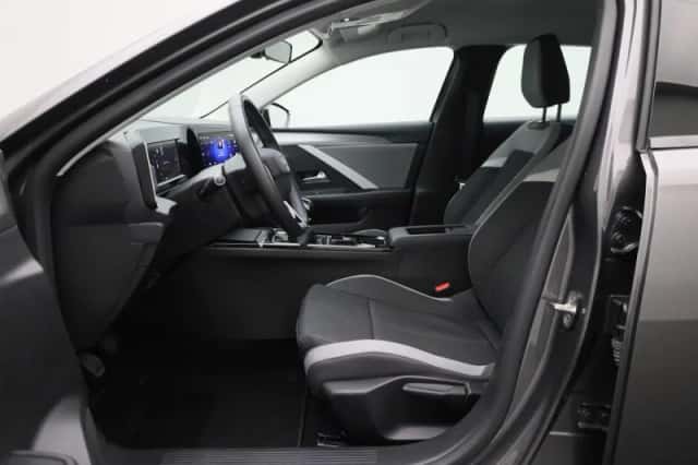 Opel Astra (2023) thumbnail 9