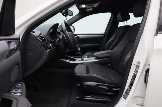 BMW X4 (2015) thumbnail 11