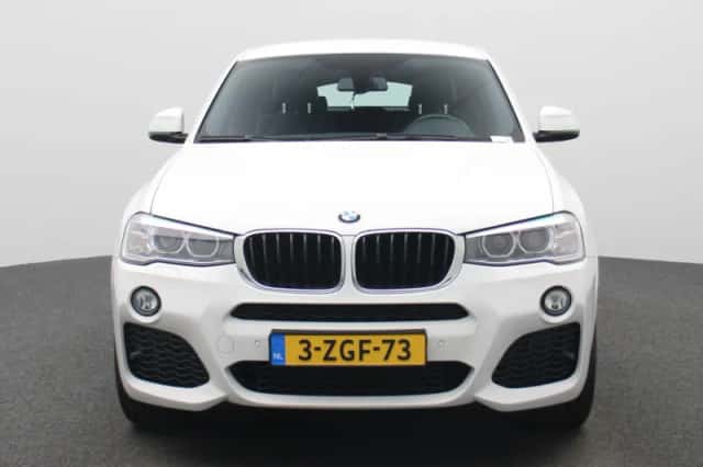 BMW X4 (2015) thumbnail 3