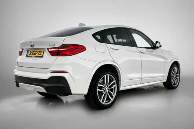 BMW X4 (2015) thumbnail 4