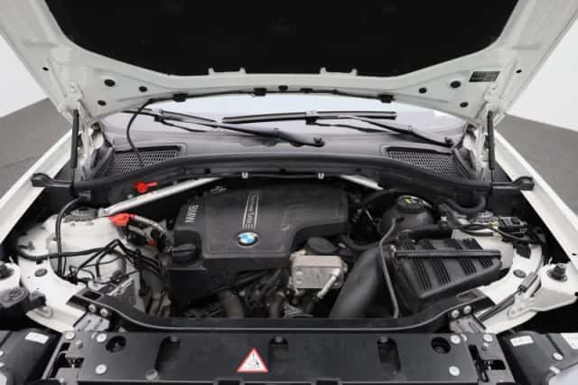 BMW X4 (2015) thumbnail 40