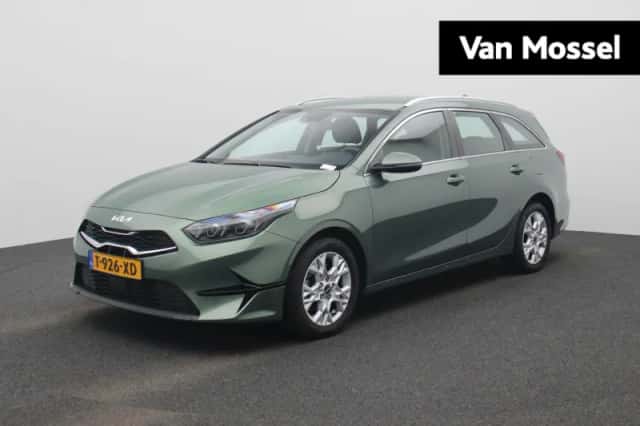 Kia Ceed Sportswagon (2023) thumbnail 1