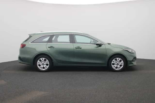 Kia Ceed Sportswagon (2023) thumbnail 6