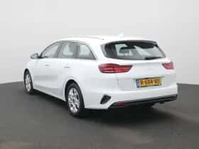 Kia Ceed Sportswagon (2022) thumbnail 2