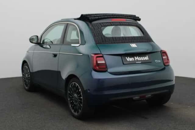 Fiat 500C (2023) thumbnail 2