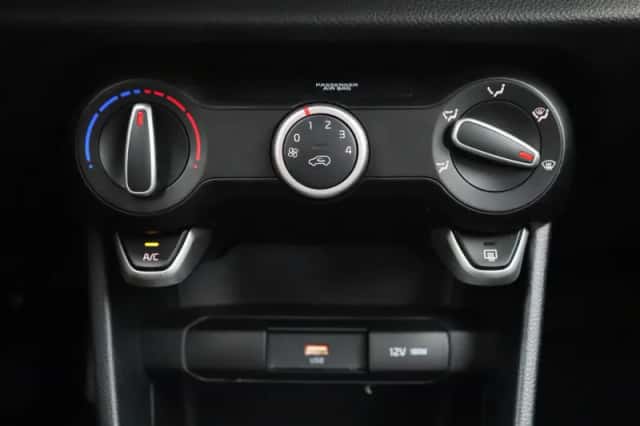 Kia Picanto (2022) thumbnail 17