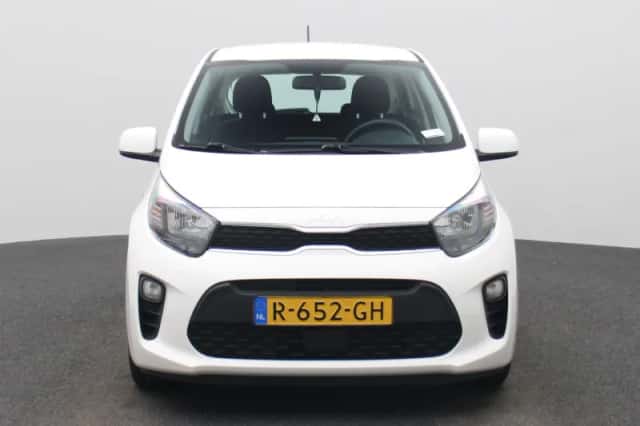 Kia Picanto (2022) thumbnail 3