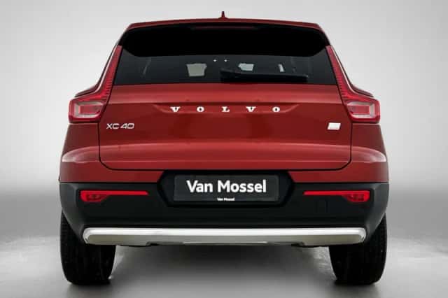 Volvo XC40 (2022) thumbnail 3