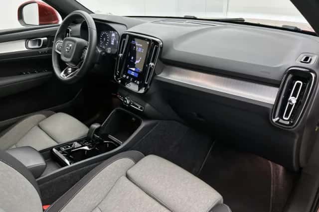 Volvo XC40 (2022) thumbnail 25