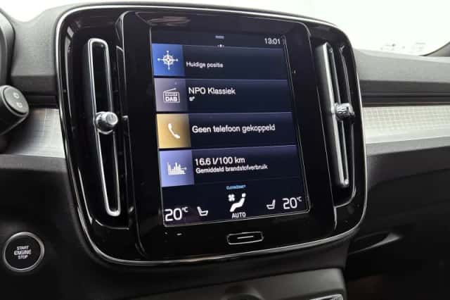 Volvo XC40 (2022) thumbnail 39