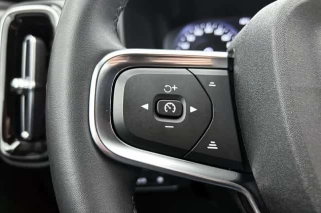 Volvo XC40 (2022) thumbnail 6