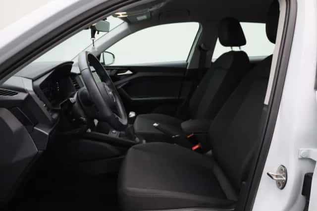 Audi A1 (2022) thumbnail 9