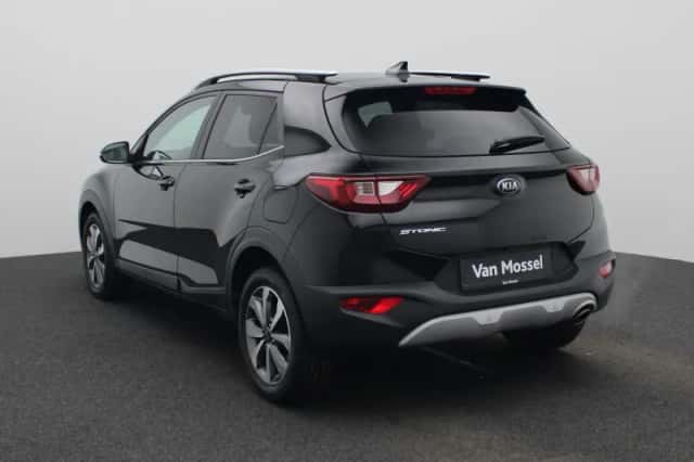 Kia Stonic (2021) thumbnail 2