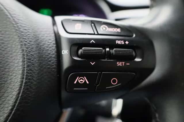 Kia Stonic (2021) thumbnail 15