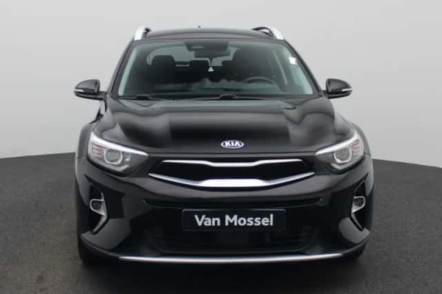 Kia Stonic (2021) thumbnail 3