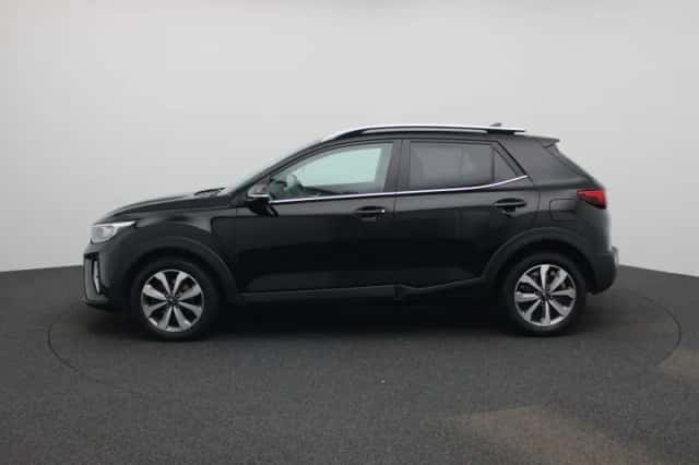 Kia Stonic (2021) thumbnail 4