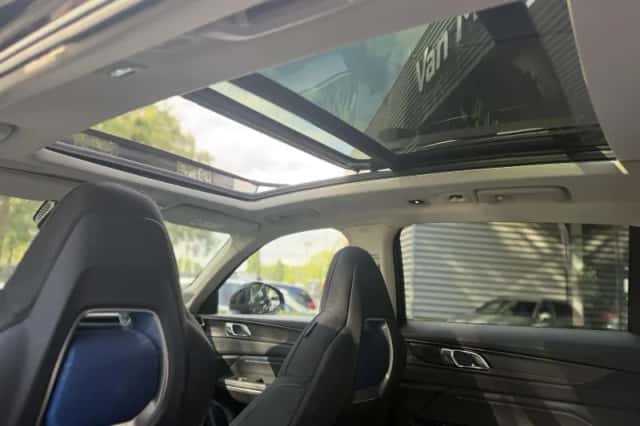 Lynk & Co 01 (2022) thumbnail 4