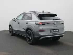 Volkswagen T-Roc thumbnail 2