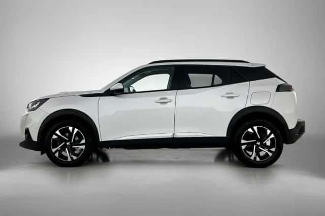 Peugeot 2008 (2021) thumbnail 2