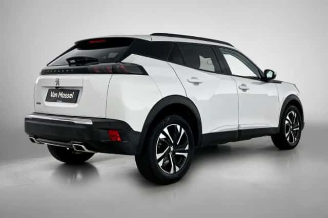 Peugeot 2008 (2021) thumbnail 4