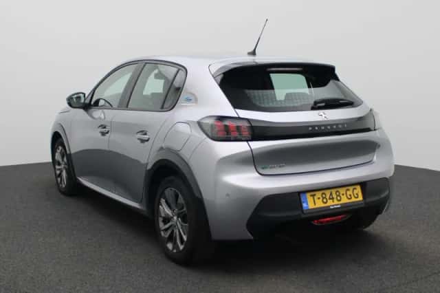 Peugeot e-208 (2023) thumbnail 2