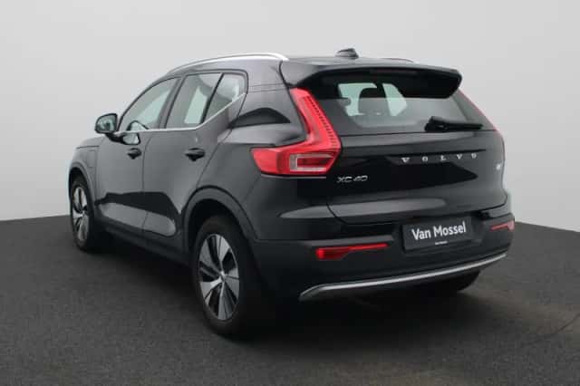 Volvo XC40 (2021) thumbnail 2