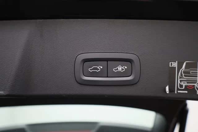 Volvo XC40 (2021) thumbnail 12
