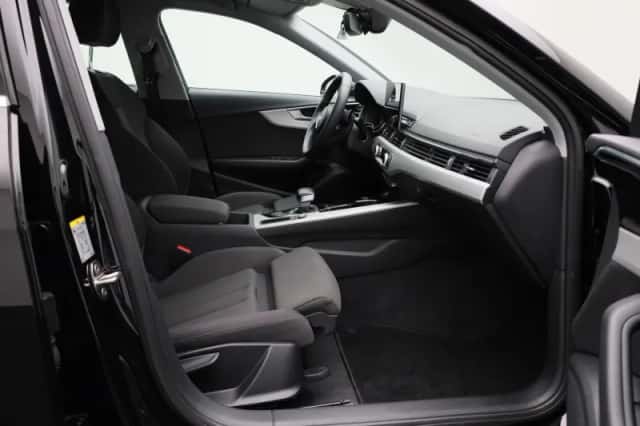 Audi A4 (2023) thumbnail 36