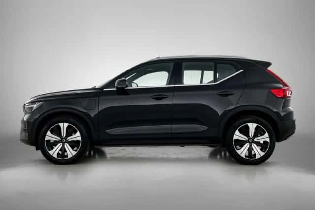 Volvo XC40 (2022) thumbnail 2