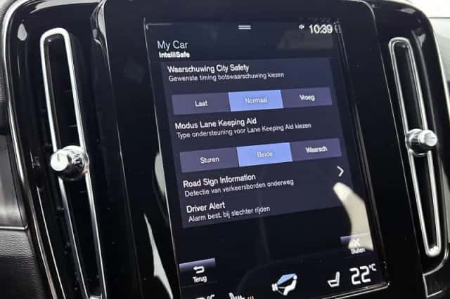 Volvo XC40 (2022) thumbnail 13