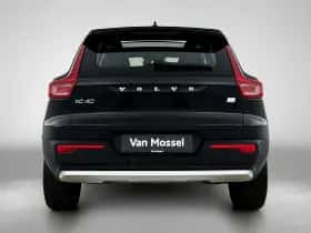 Volvo XC40 thumbnail 3