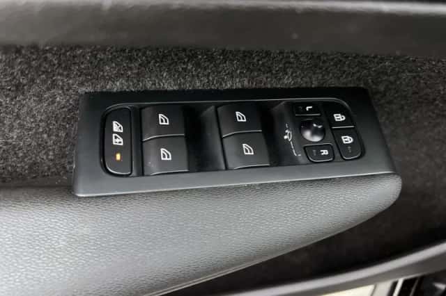Volvo XC40 (2022) thumbnail 44