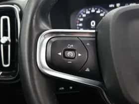 Volvo XC40 thumbnail 6